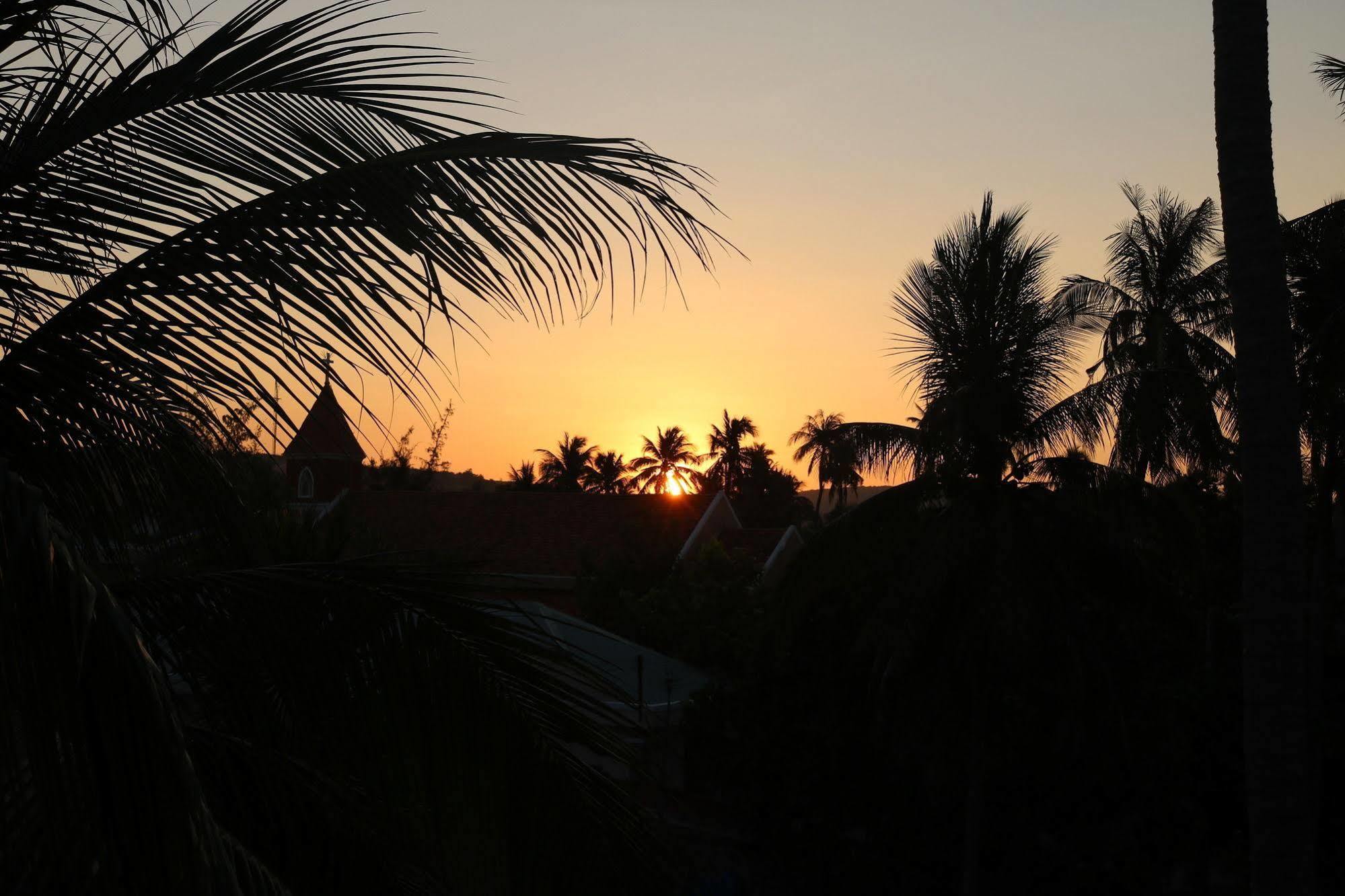 Sunrise Village Hotel Mui Ne Bagian luar foto